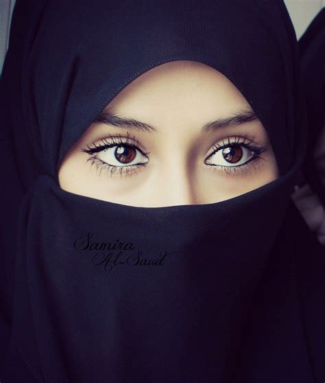 beautiful girls eyes in hijab